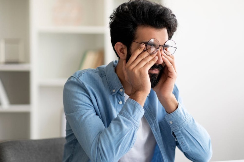 خستگی چشم دیجیتال؛ چگونه در عصر فناوری از بینایی خود مراقبت کنیم؟