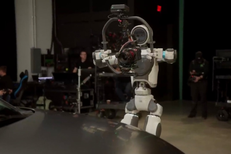 ربات‌های انسان‌نما حالا در صنعت فیلم‌سازی هم نقش دارند [تماشا کنید]