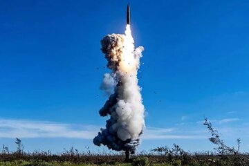 شلیک ۱۶ موشک بالستیک برای آزمایش نسل جدید رادار