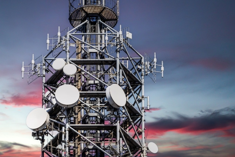 عضو کمیسیون انرژی: با احتمال قطعی گسترده خطوط مخابراتی و اینترنتی در تابستان مواجهیم