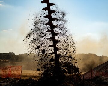 عمیق‌ترین حفاری تاریخ/ دانشمندان به مرز گوشته‌ زمین رسیدند!
