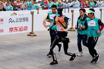 مسابقه انسان و ربات‌ها در چین /فیلم