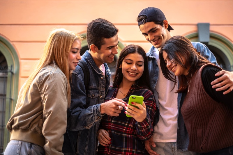 ممنوعیت گوشی در مدارس؛ حالا نوبت فرانسه است