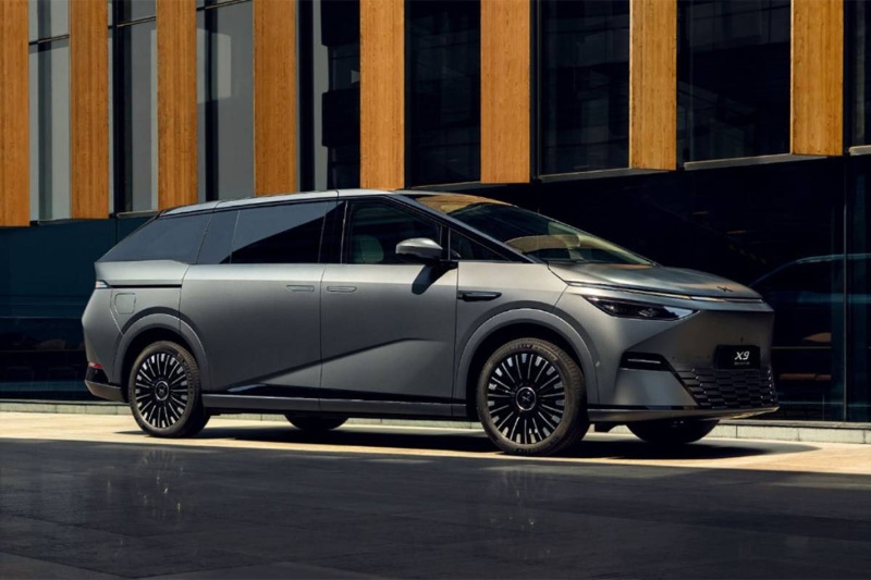 مینیون برقی اکسپنگ X9 چین راهی بازار جهانی میشود؛ طراحی آیندهنگرانه و بُرد چشمگیر ۷۴۰ کیلومتری