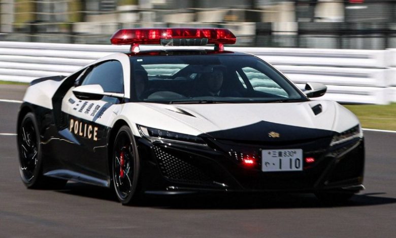 پلیس ژاپن با خودرو اسپرت هوندا NSX به مبارزه با قانونشکنان میرود