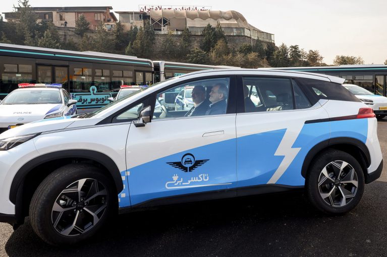 چهار خودروی برقی برای تاکسیرانی کشور تایید شدند