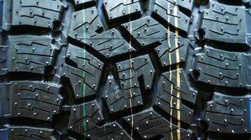 رگه‌های رنگی روی لاستیک‌های نو چه معنایی دارند؟