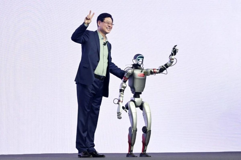 لپتاپ نه، لنوو اینبار ربات انساننما معرفی کرد!