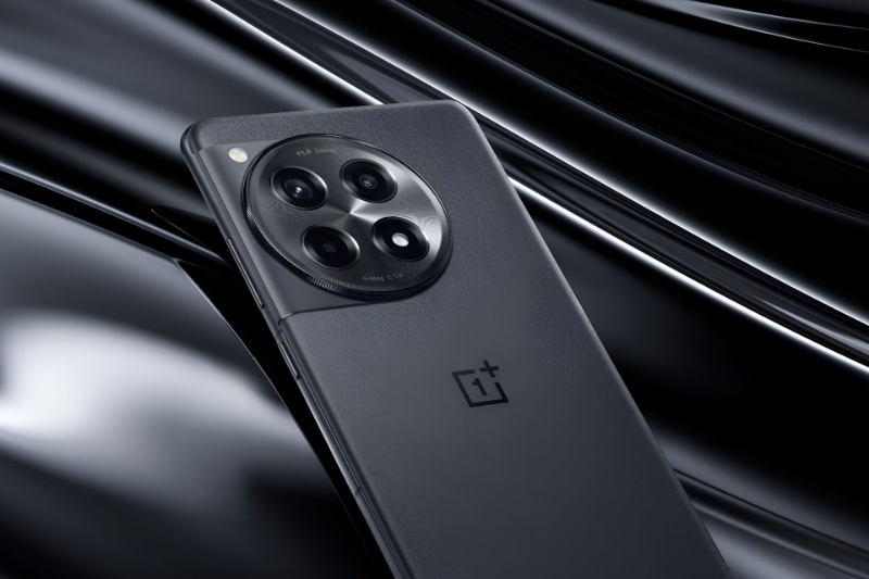 وانپلاس گوشی جدیدی با باتری ۷۸۰۰ میلیآمپرساعتی میسازد