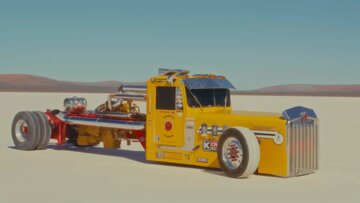 وقتی یک غول ۱۵۰۰ اسب بخاری دل دریاچه نمکی را لرزاند / کامیونی که برای مسابقه ساخته شد، نه برای حمل بار /عکس