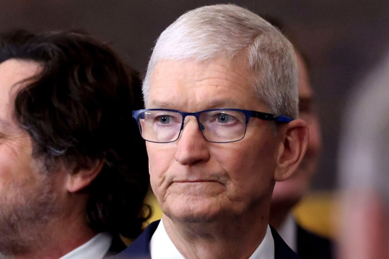 گزارش جنجالی: تعرفه ۲۵ درصدی ترامپ برای اپل نتیجه سفرنکردن تیم کوک به عربستان بود