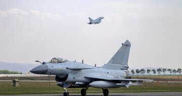 اژدهای نیرومند چین، در راه ایران است؟/ از جنگنده J-۱۰ چه می‌دانیم؟