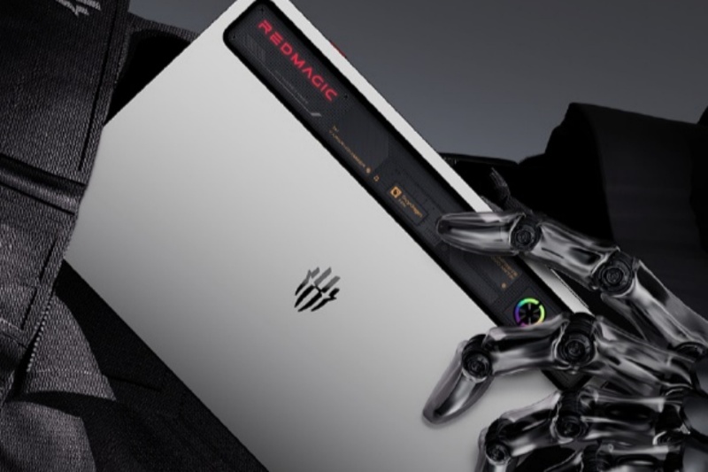 این جدیدترین تبلت گیمینگ ردمجیک است؛ بسیار قدرتمند با نمایشگر اولد