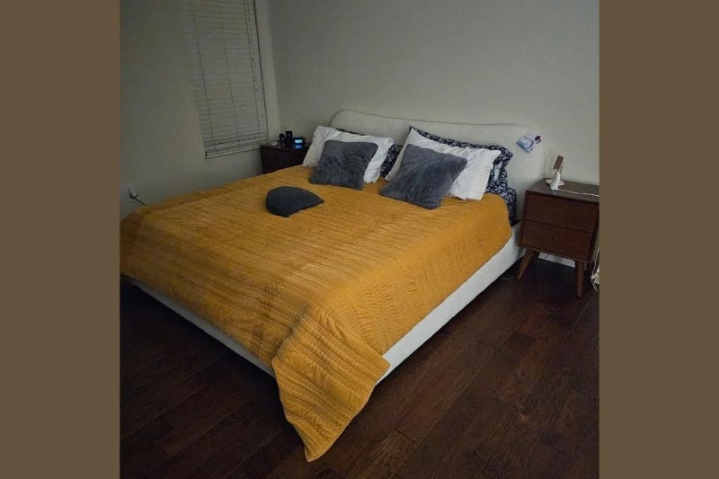 بنزیما | چگونه با تخت خواب دونفره، آپارتمان کوچک خود را بزرگ و دلباز کنیم؟