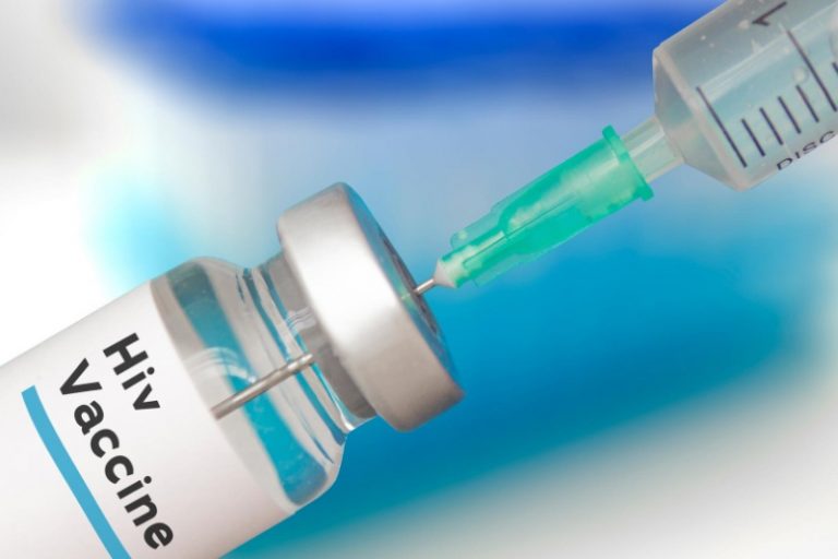 تازه‌ترین ضربه دولت آمریکا به علم: بودجه تحقیقات واکسن HIV قطع شد