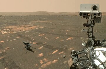 تصویر روز ناسا: سلفی تاریخی مریخ‌نورد استقامت در کنار بالگرد نبوغ /عکس