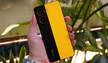 عکس | رشد قارچ روی بدنه گوشی محبوب پوکو جنجال به پا کرد!