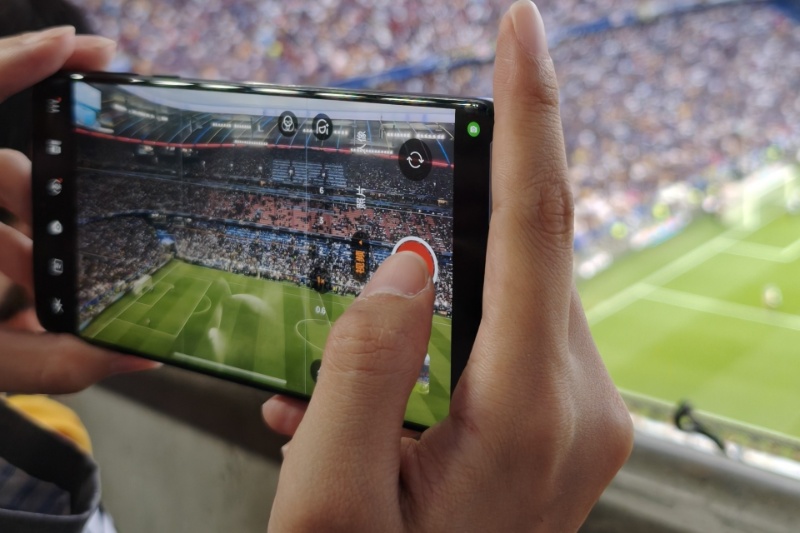 فینال جنجالی لیگ قهرمانان اروپا؛ گوشیساز چینی قدرت دوربین پرچمدارش را به رخ کشید