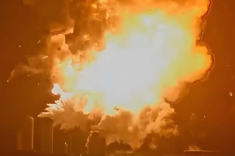 موشک معروف ایلان ماسک باز هم منفجر شد؛ اما این بار روی زمین!