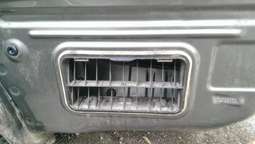 چرا برخی خودروها پشت سپر عقب خروجی هوا دارند؟