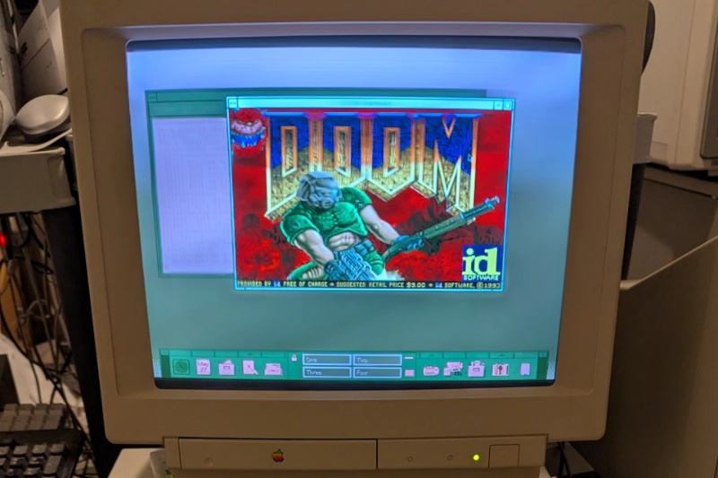 یک هکر با نفوذ به کامپیوتر سرور اپل، بازی Doom را روی آن اجرا کرد