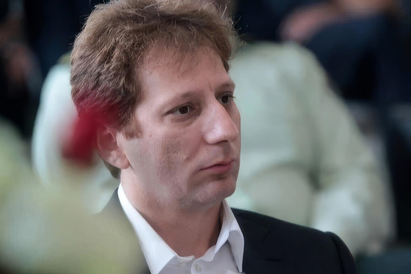 بانک مرکزی به بابک زنجانی: جناب کلاهبردار و ابربدهکار به جای توصیه، بدهی خود را به بیت‌المال پرداخت کن