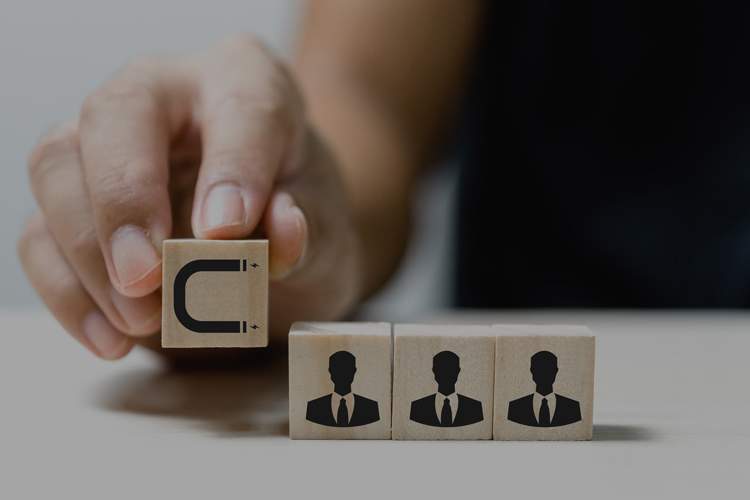 تقویت مدیریت ارتباط با مشتریان به کمک CRM ابری