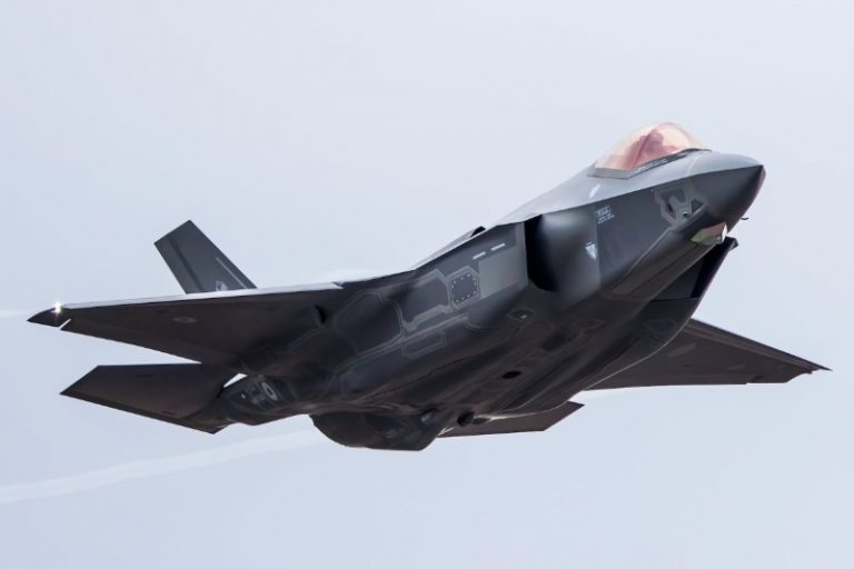جنگنده F-35 اصلاح میشود؛ عرضه مدل بدون خلبان در سالهای آینده
