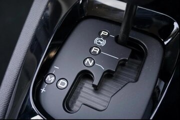 حالت دستی گیربکس اتوماتیک چگونه کار می‌کند و چه مزایایی دارد؟