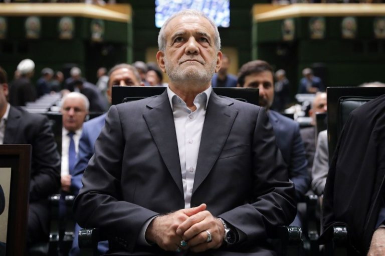 مخالفت رئیس جمهور با اینترنت طبقاتی: با هر تصمیمی که فیلترشکن‌بازی را گسترش دهد، مخالفم
