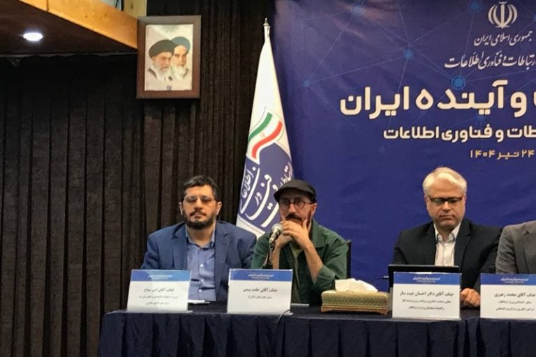 مدیرعامل پلتفرم کارزار: یا خیانت ملی را گردن بگیرید یا اینترنت را قطع کنید