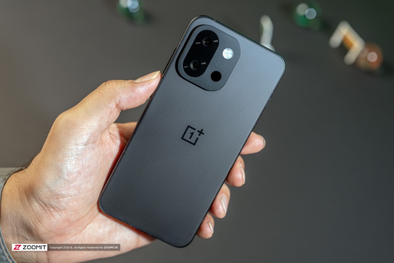 پرچمدار جدید وانپلاس با بدنه جمعوجور و حاشیههای بسیار باریک رؤیت شد