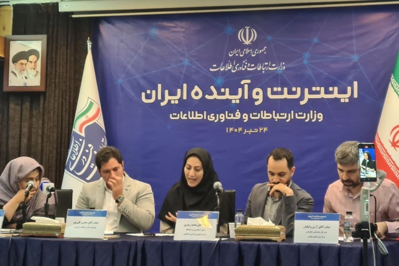 یک پژوهشگر ارتباطات: فرصت نکردیم درباره اینترنت گفت‌وگو کنیم، فقط از آن ترسیدیم و سرکوبش کردیم