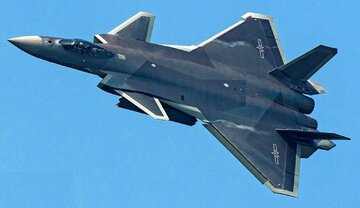 جنگنده‌ای که تاد و پاتریوت را شکست داد / عکس