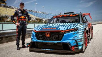 نظر عجیب قهرمان فرمول‌یک درباره خودروهای دیفرانسیل جلو / بدترین چیزی که تا به حال وجود داشته