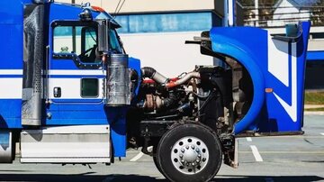 چرا کامیون‌ چند میلیون‌ کیلومتر دوام می‌آورد ولی خودروی سواری نه؟