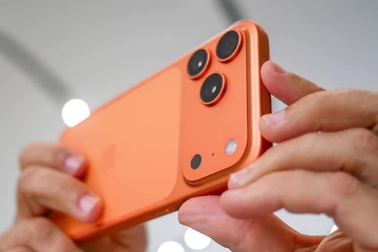 «اتاقک بخار» مشکل داغ کردن آیفون را حل کرد