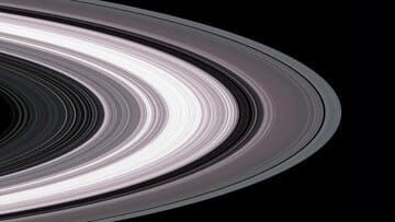 «ارباب حلقه‌ها» به نزدیکی زمین رسید