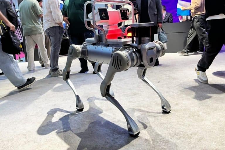 ارتش رباتهای ۱۳۸ میلیارد دلاری چین در راه است؛ سهم ما در الکامپ فقط یک «مهمان» بود