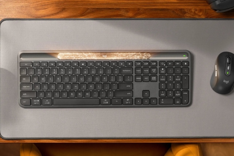 این کیبورد بیسیم مدرن با نور لامپ شارژ میشود!