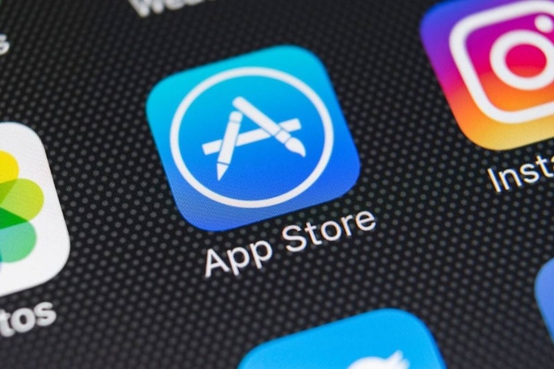 برنامههای کلاهبرداری در آیفون؛ اروپا وارد عمل میشود؟