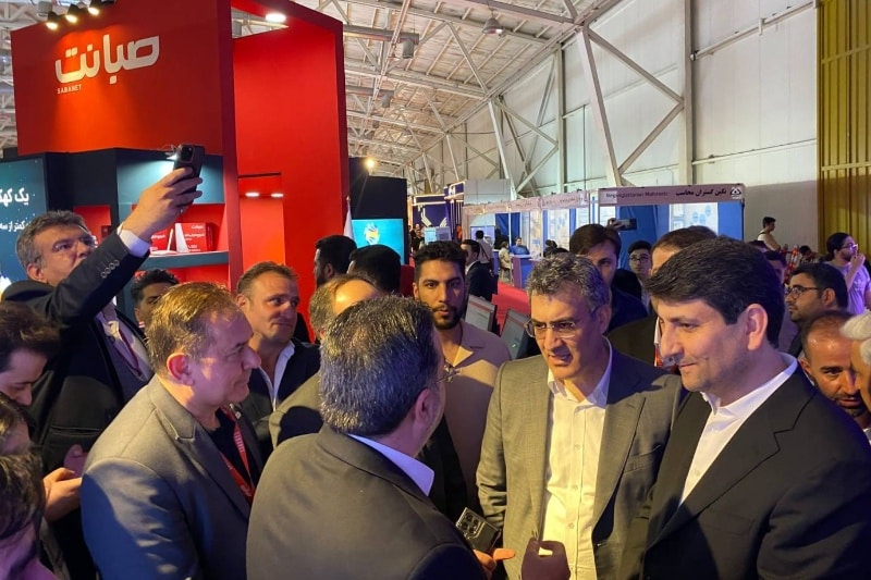 در حاشیه بازدید وزیر ارتباطات از غرفه صبانت اعلام شد: پیشرفت ۵۰ درصدی صبانت در پروژه ملی فیبر نوری