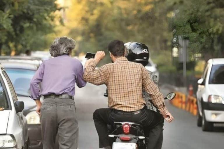 دستگیری گوشیقاپهای شمالشرق تهران؛ اعتراف به ۵۰ سرقت، طعمهها بیشتر نوجوان بودند