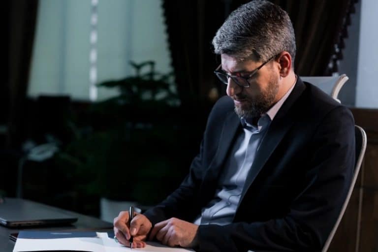 رئیس رگولاتوری: برای رجیستری گوشیهای دارای eSIM مانعی نداریم