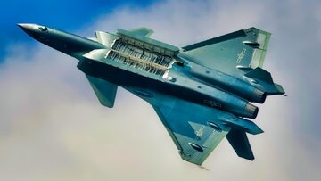 راز پاشنه‌آشیل J-20؛ چرا اژدهای چین در جنگ واقعی می‌لنگد؟