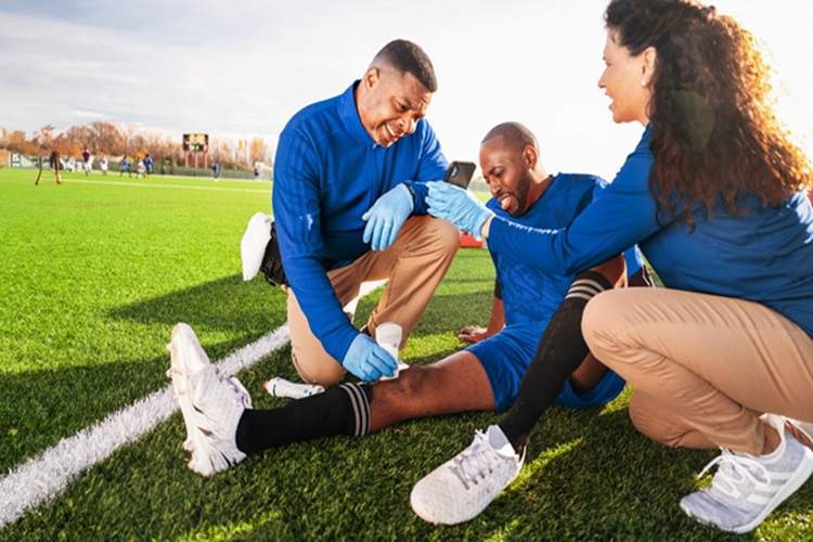 سونوگرافی بیسیم؛ انقلابی در ارزیابی آسیبهای ورزشی در میدان مسابقه