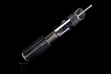 شمشیر نوری استار وارز به حراج گذاشته می‌شود