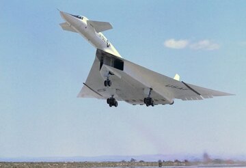 مخزن سوخت این بمب‌افکن، اندازه یک هواپیما است