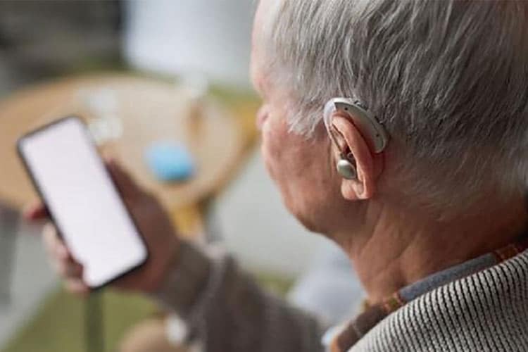 هشدار جدی: نادیده گرفتن سمعک مغز شما را به خطر می‌اندازد!