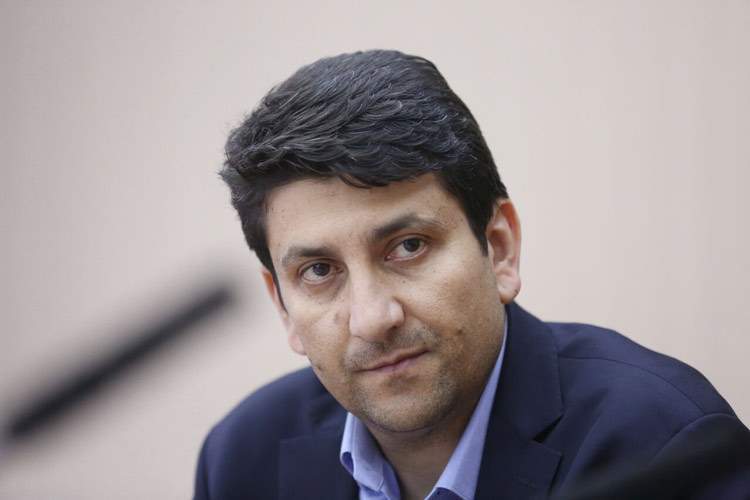 وزیر ارتباطات: با افزایش نامتعارف قیمت تعرفه‌های اینترنتی مخالفیم